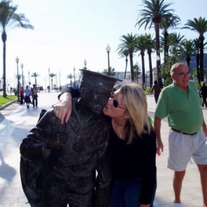 Wifey kissing some bronze guy in Spain
