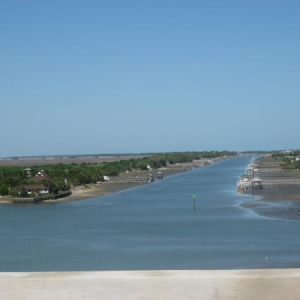 On the way to the beach at low tide