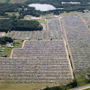 Rothbury 2009; Those are cars and tents