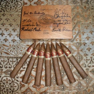 Padron #44
sealed box and singles
11/2009