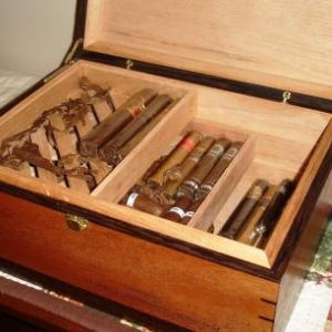 Mahogany & Wenge
185 Count
Shuckins Humidor!!!