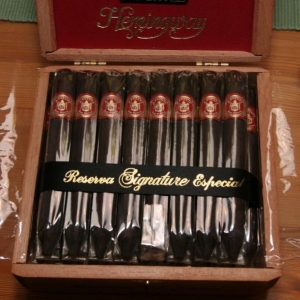 ARTURO FUENTE HEMINGWAY CLASSIC MADURO