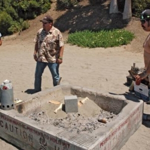 setting up clint's "...large, USABLE, efficient barbeque, by using one corner of the fire ring..."