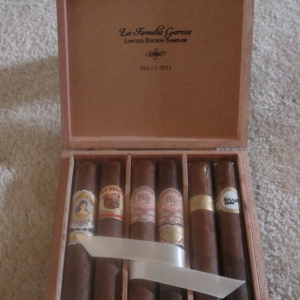 La Familia Garcia Limited Edition Sampler Holt's 2011