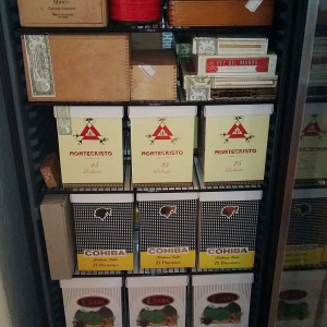 humidor left