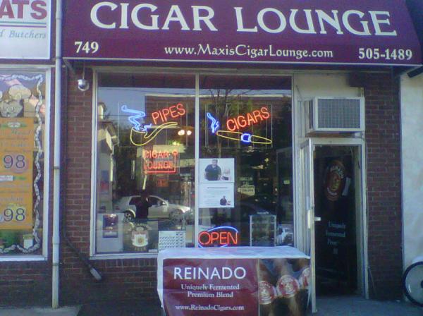2010 maxis Cigar Lounge Pic 1