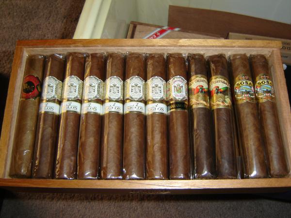 Another box of misc robustos