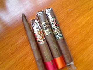 Got this as an appology for not shipping an Oliva Serie V Maduro from me wishlist, as well!