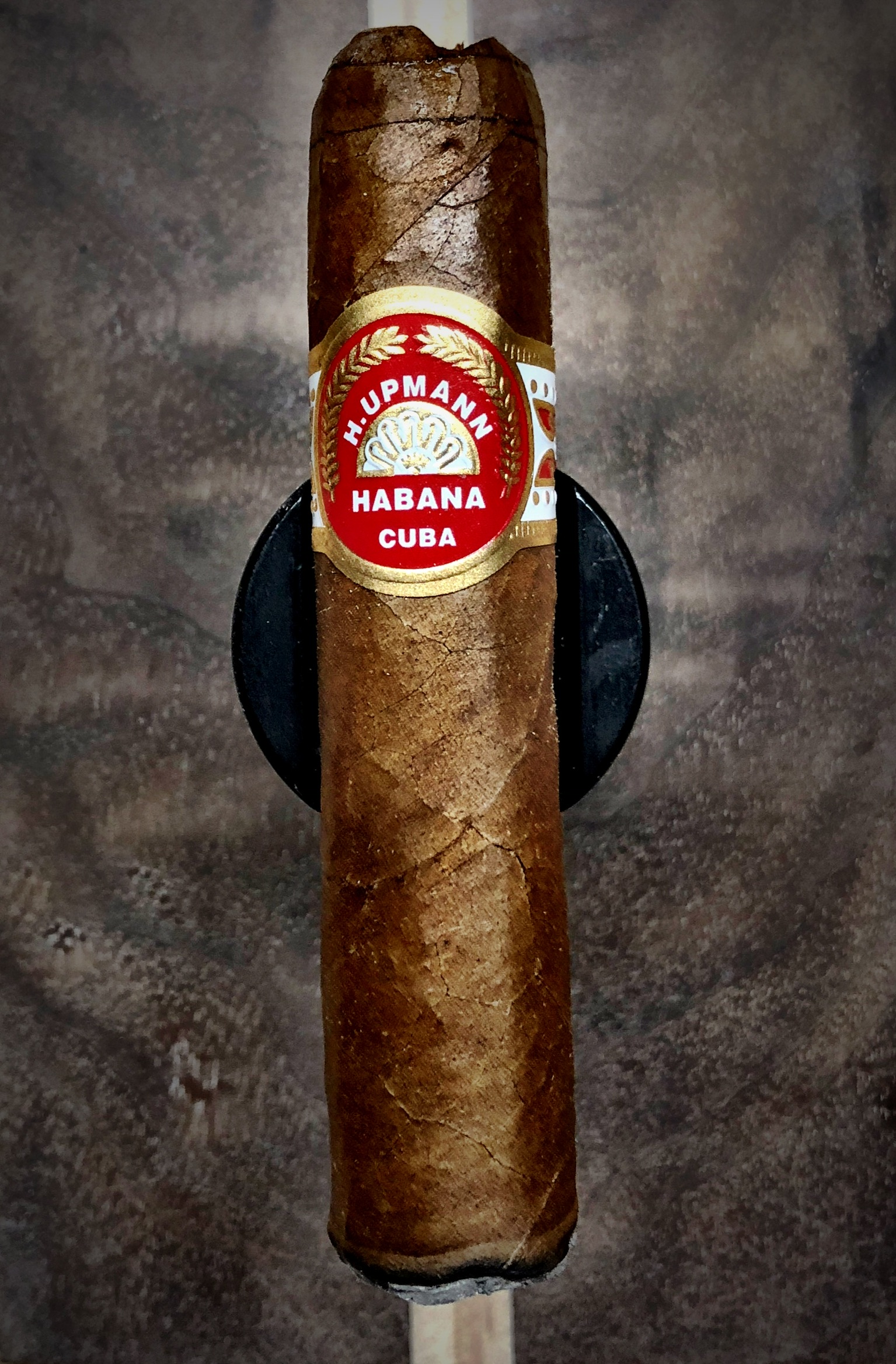 H.Upmann Half Corona