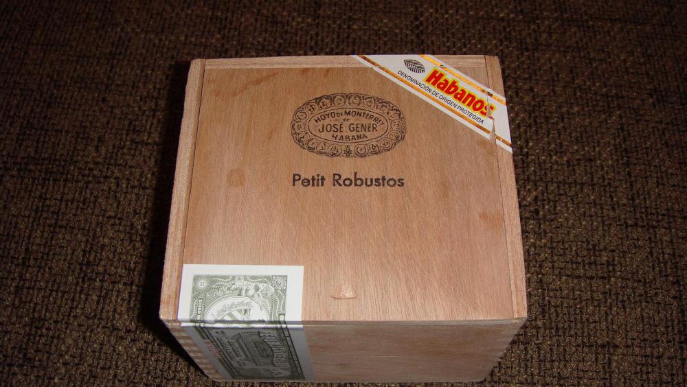 HOYO DE MONTERRY PETIT ROBUSTOS