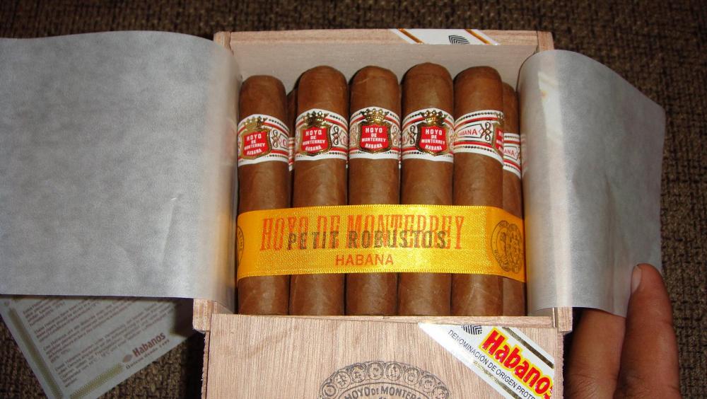 HOYO DE MONTERRY PETIT ROBUSTOS