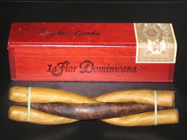 La Flor Dominicana Culebra Gorda and Coffin