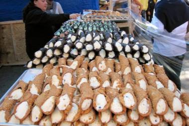 Lots Of Cannoli