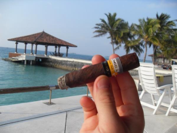 Maldives and a Cohiba Maduro 5 magicos