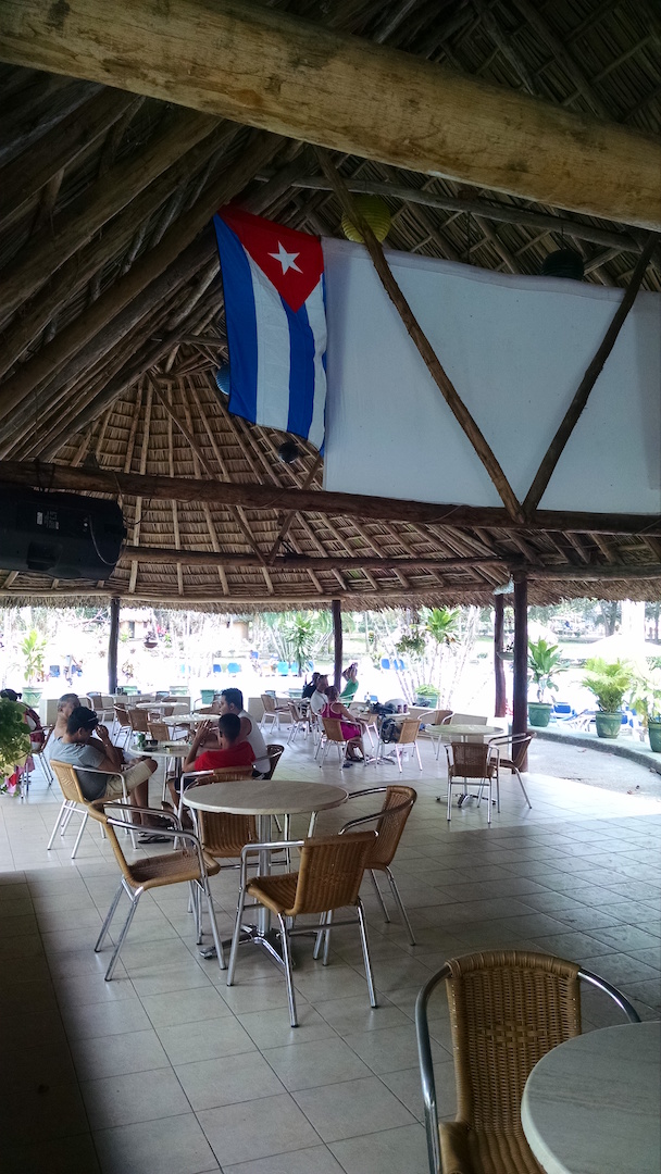 Resort Bar -2