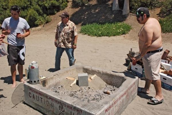 setting up clint's "...large, USABLE, efficient barbeque, by using one corner of the fire ring..."