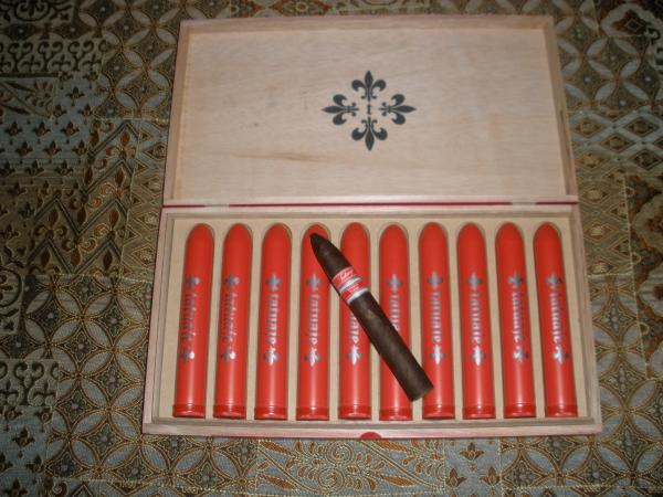 Tatuaje Verocu Tubos
open box
11/2009